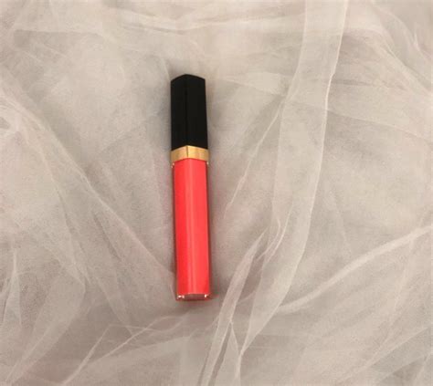 chanel lip gloss 748